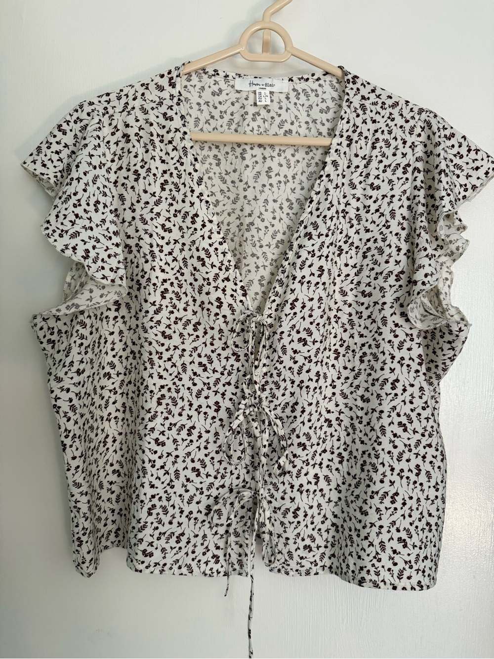 Airy Flutter Sleeve Shirt